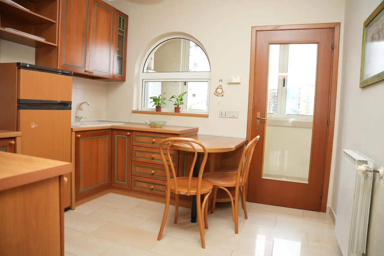Ogi'S Central Apartment Tirana